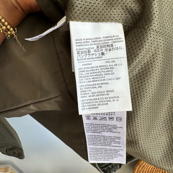 Levi’s men’s XL olive green rain jacket… - Picture 5 of 8